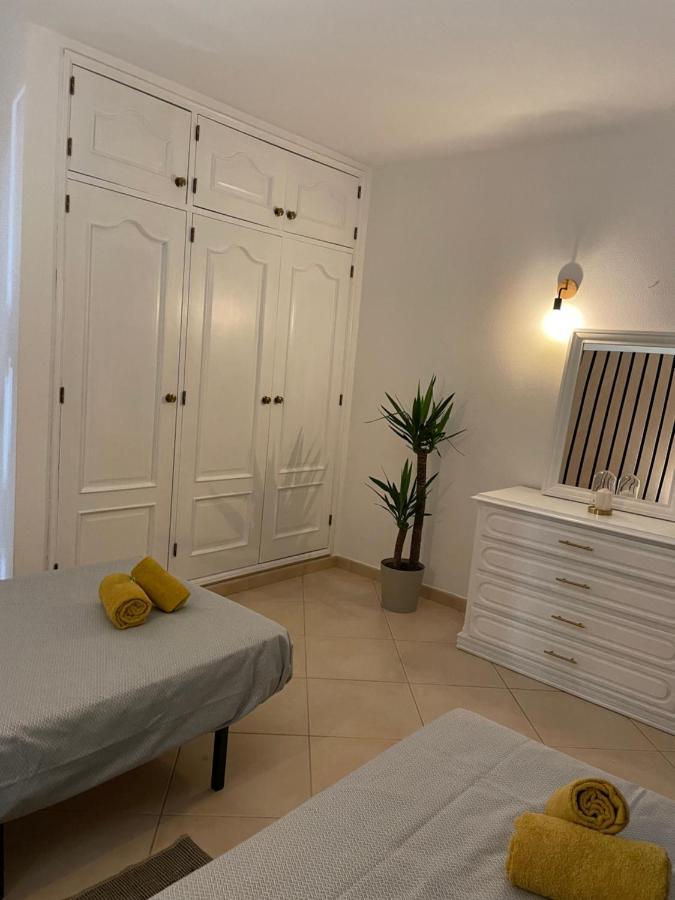 Travellers Guesthouse Lagos Bagian luar foto