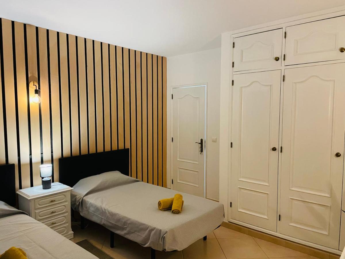Travellers Guesthouse Lagos Bagian luar foto