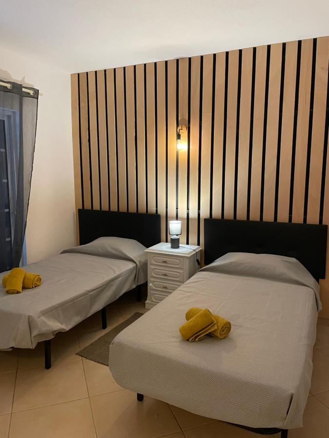 Travellers Guesthouse Lagos Bagian luar foto