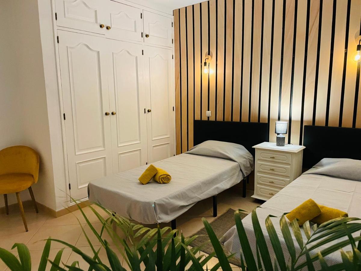 Travellers Guesthouse Lagos Bagian luar foto