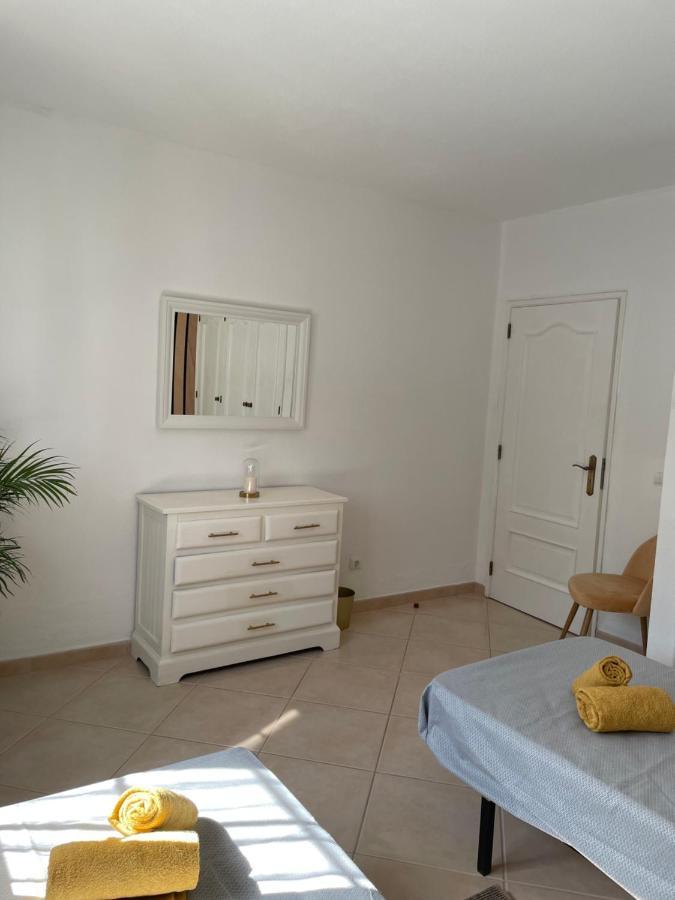 Travellers Guesthouse Lagos Bagian luar foto