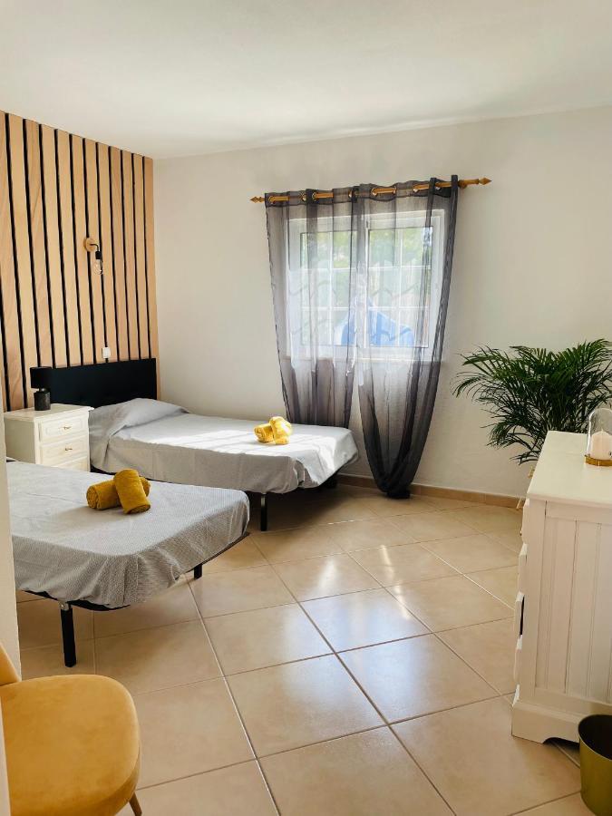 Travellers Guesthouse Lagos Bagian luar foto