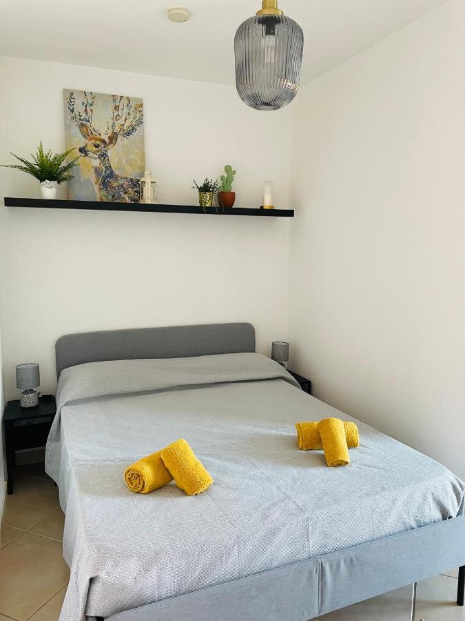 Travellers Guesthouse Lagos Bagian luar foto