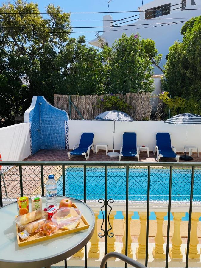 Travellers Guesthouse Lagos Bagian luar foto