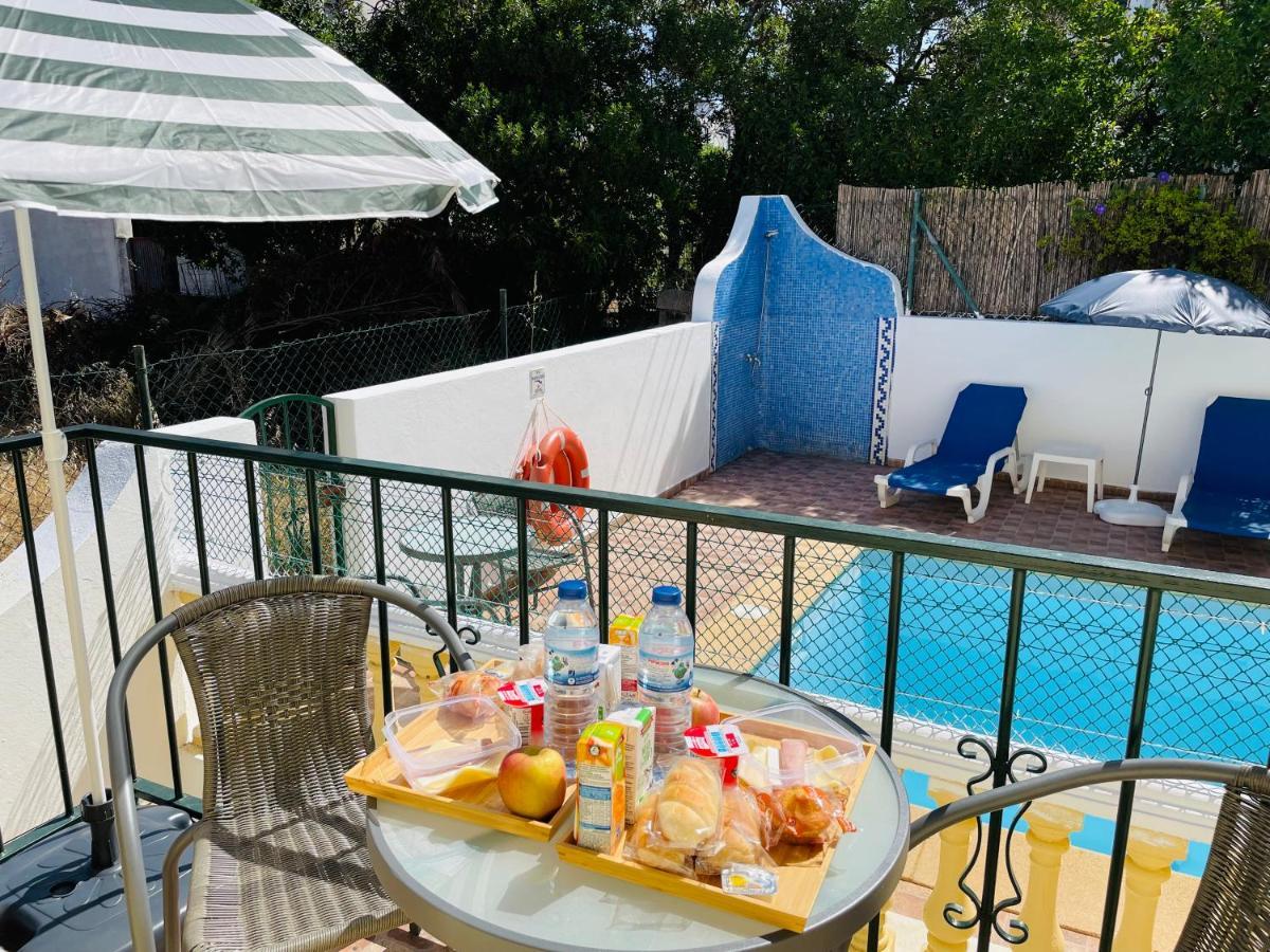 Travellers Guesthouse Lagos Bagian luar foto