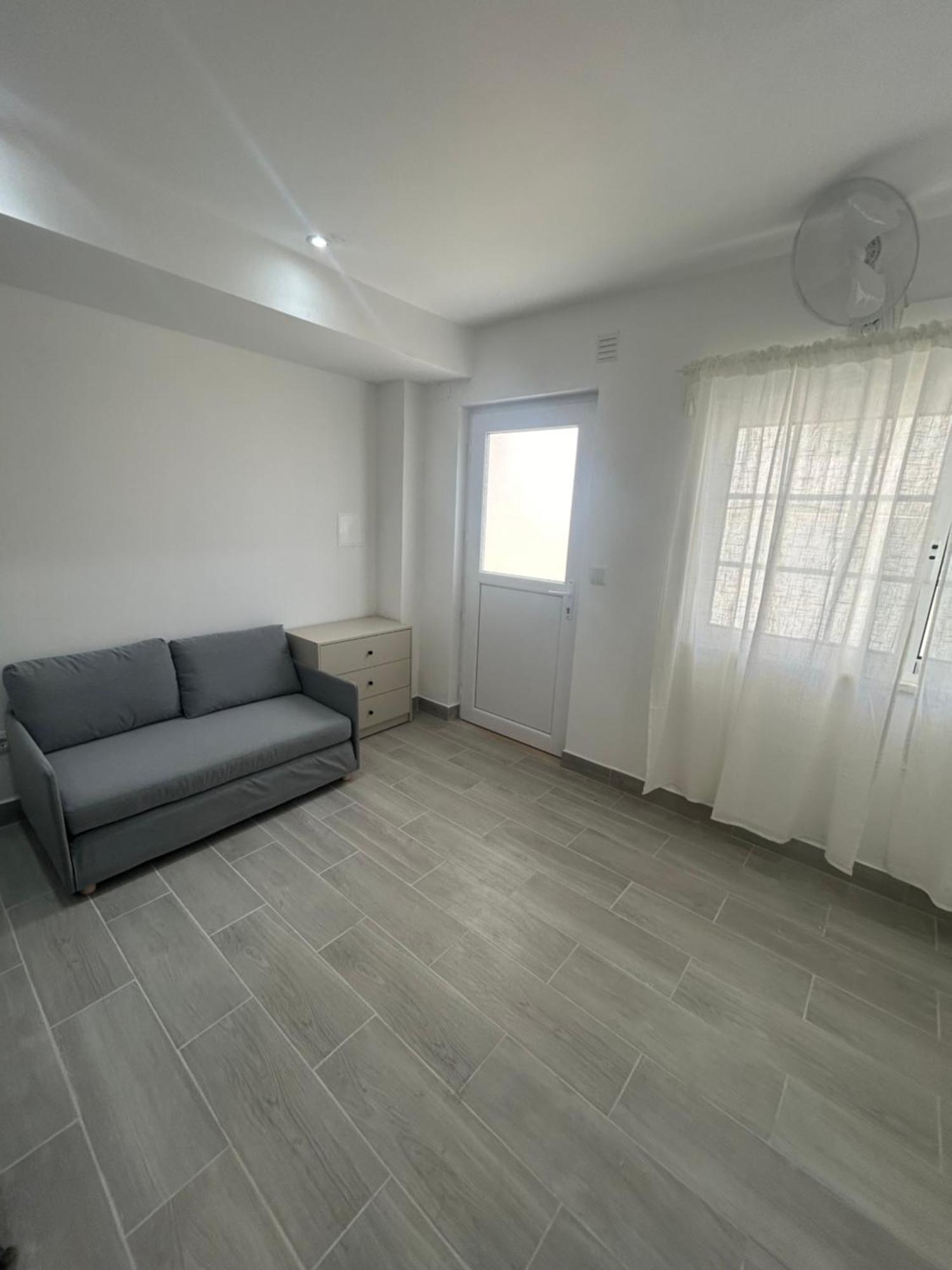 Travellers Guesthouse Lagos Bagian luar foto