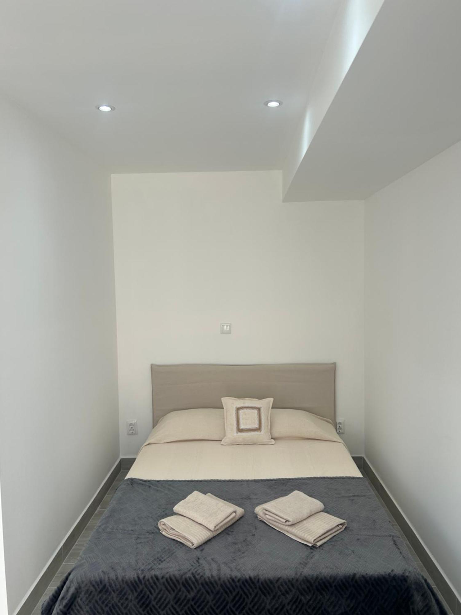 Travellers Guesthouse Lagos Bagian luar foto