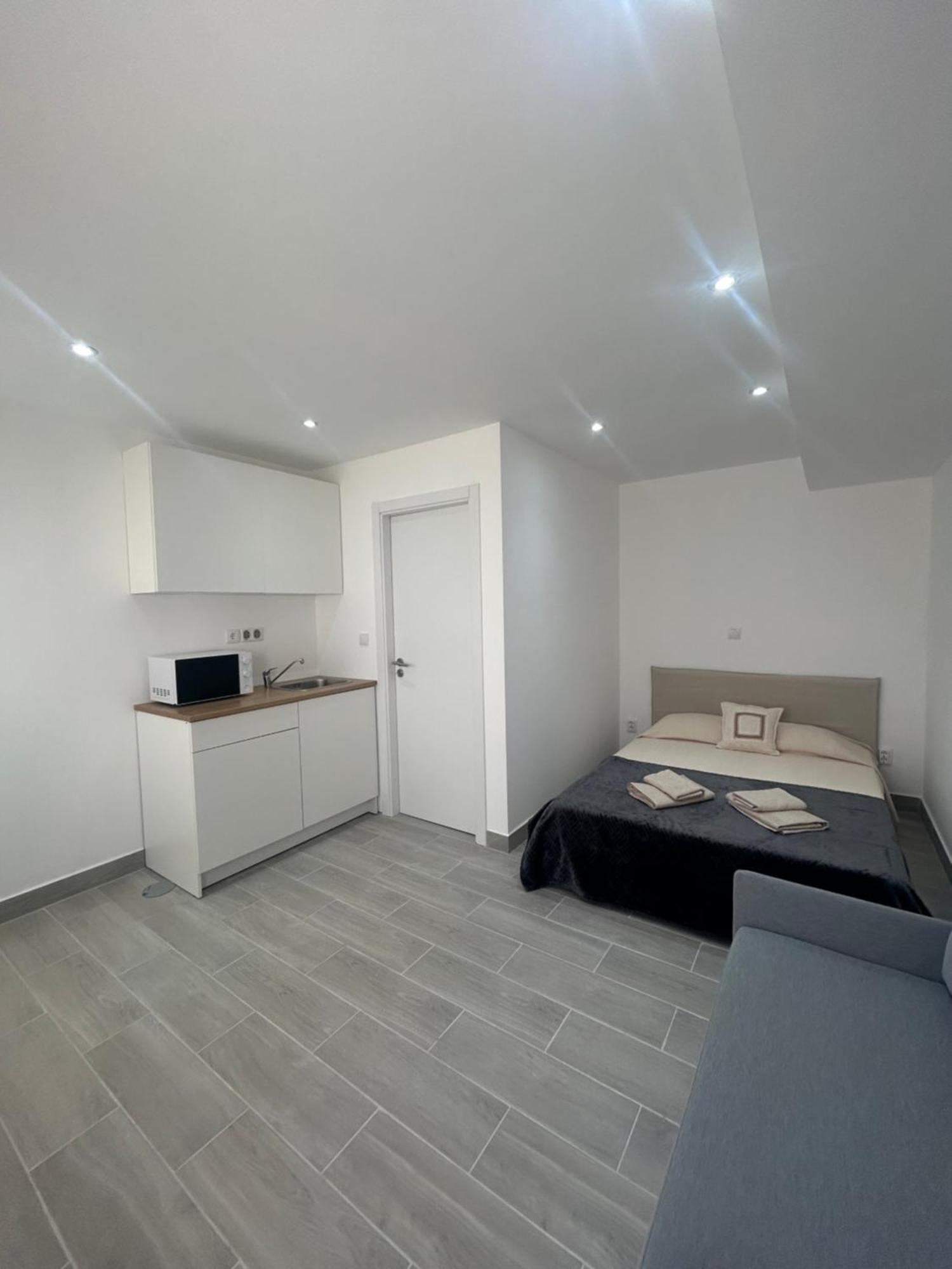 Travellers Guesthouse Lagos Bagian luar foto