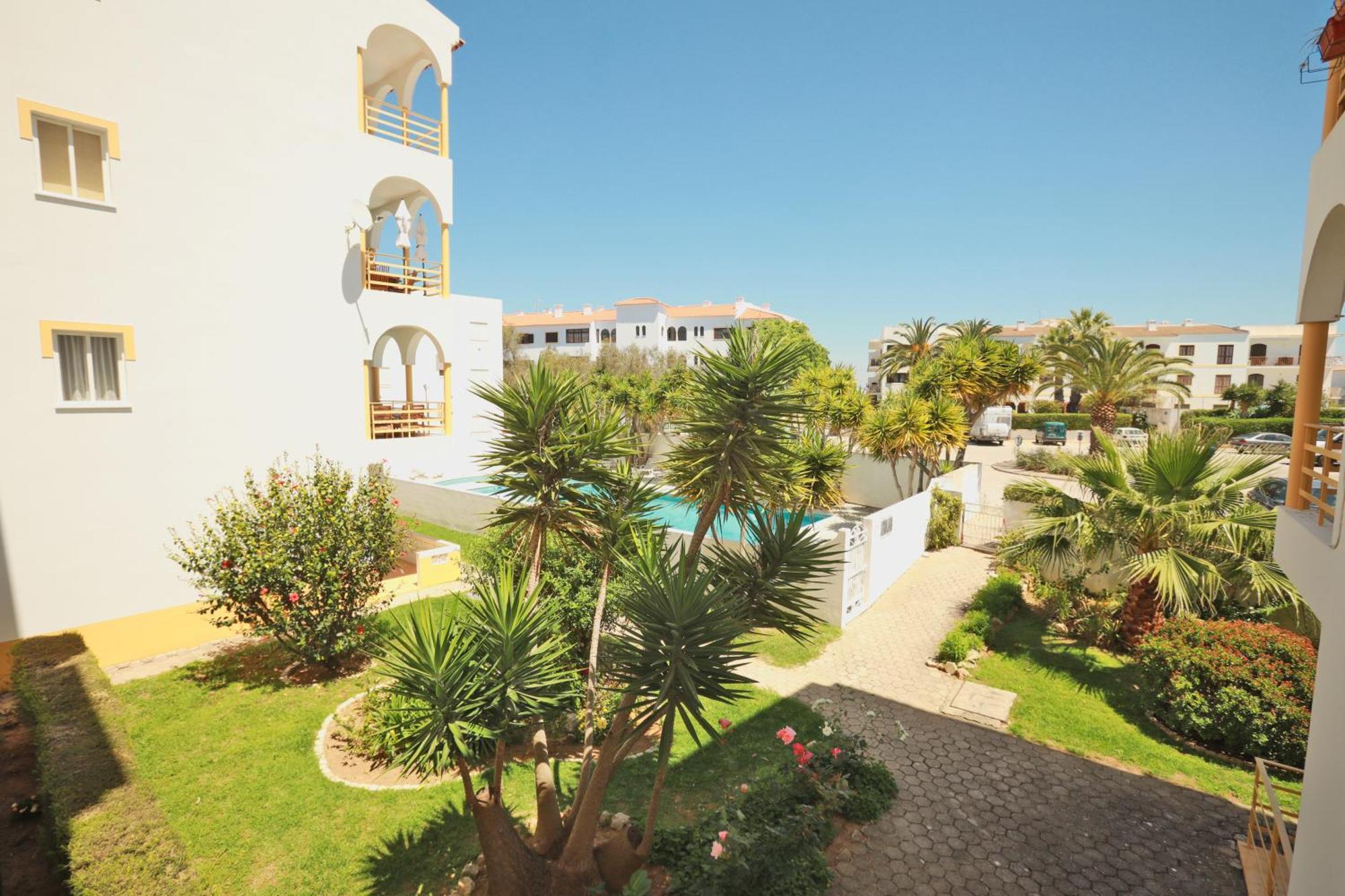 Travellers Guesthouse Lagos Bagian luar foto