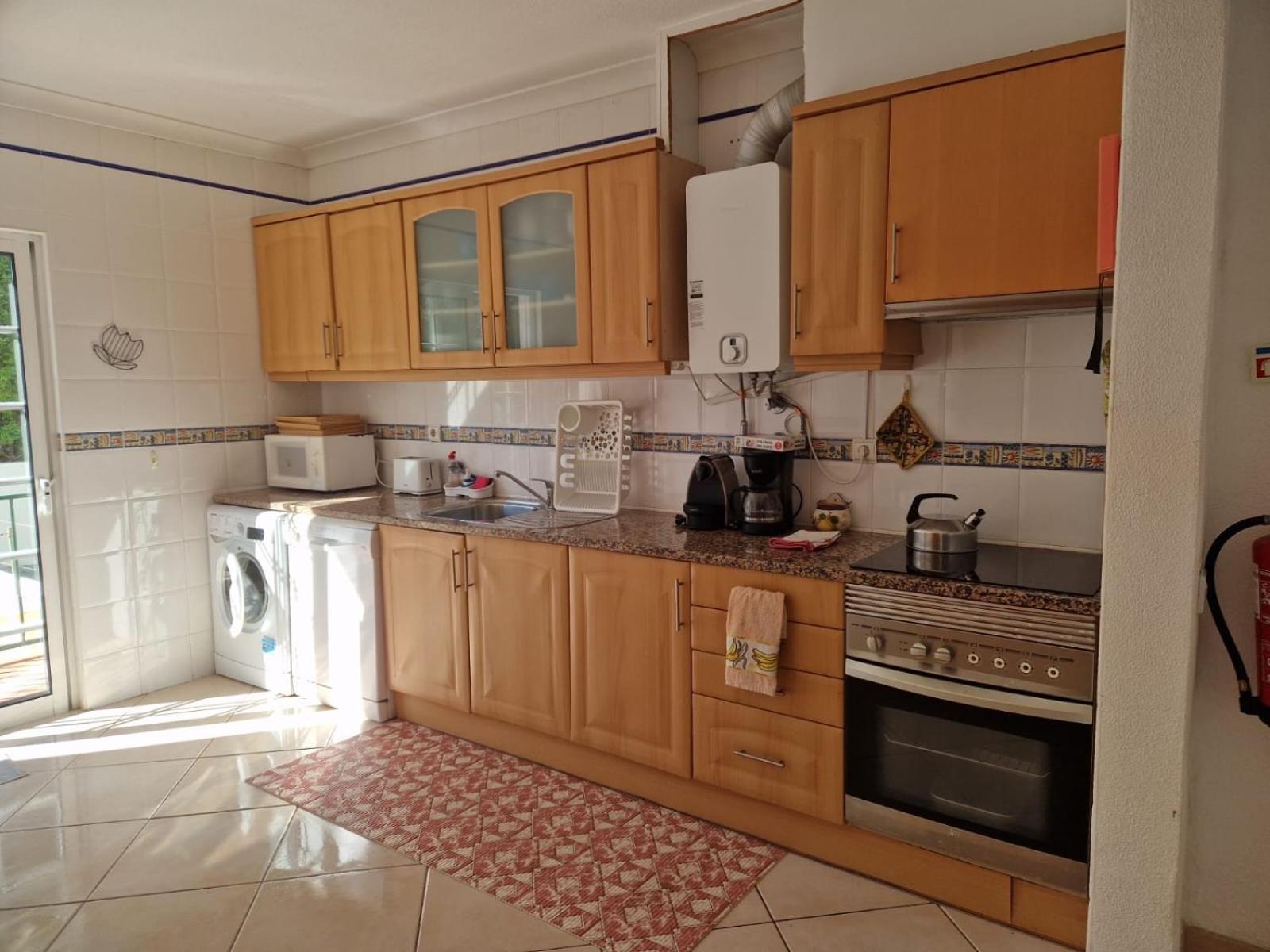 Travellers Guesthouse Lagos Bagian luar foto