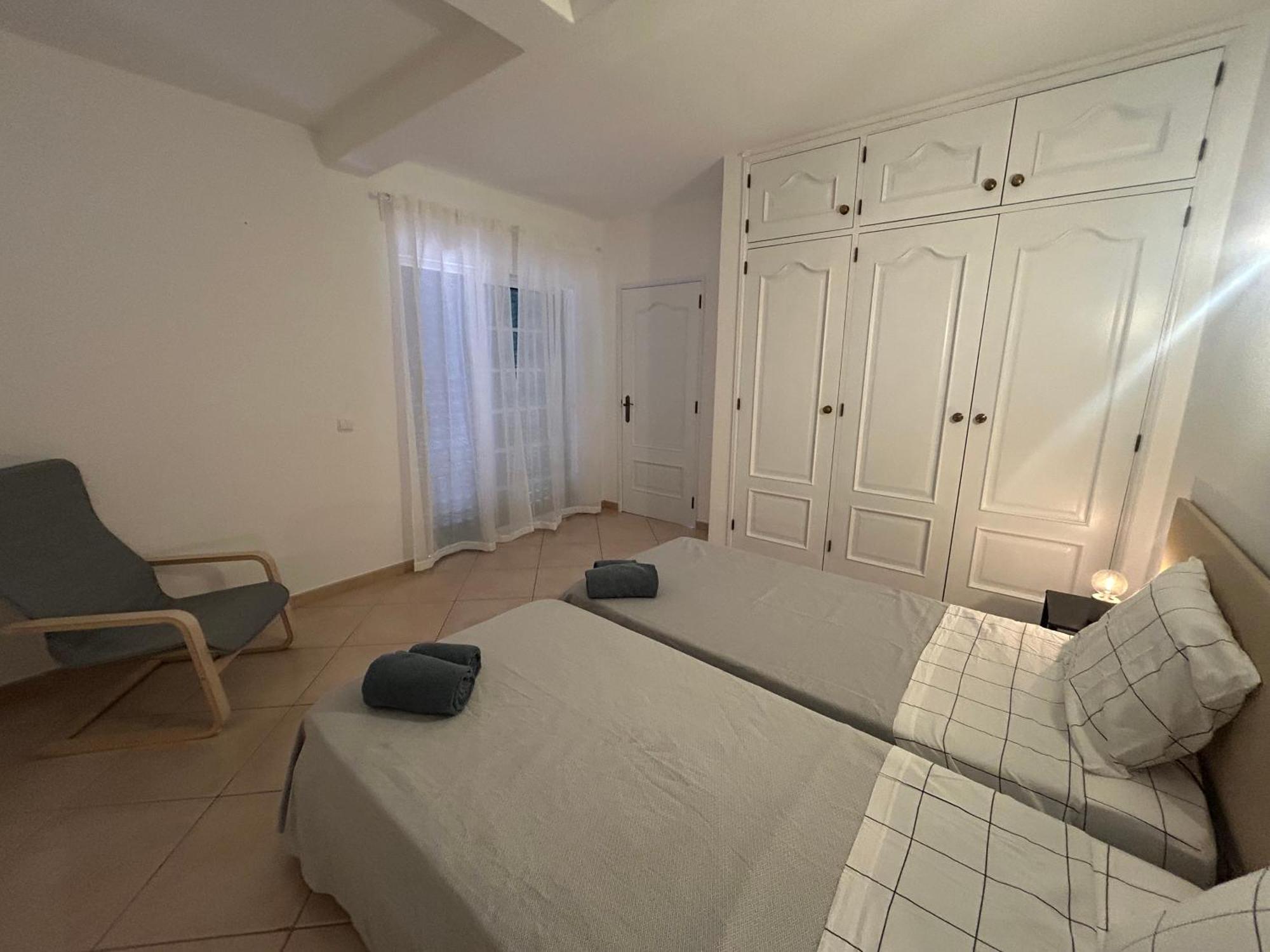 Travellers Guesthouse Lagos Bagian luar foto